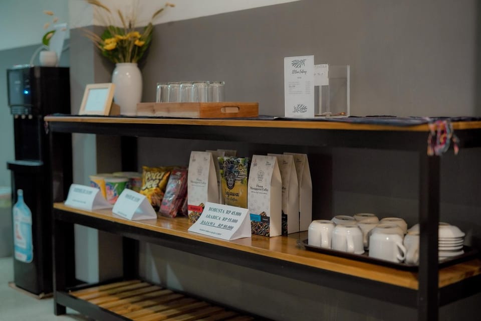 Coffee/tea facilities, Food and drinks, Food