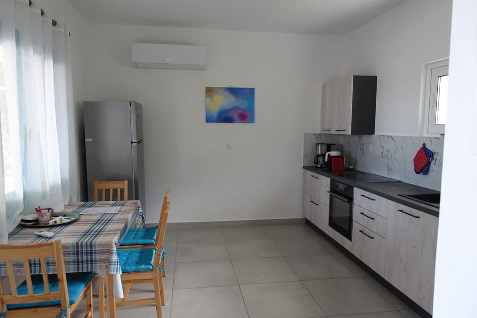 Kitchen or kitchenette, kitchen, kitchen