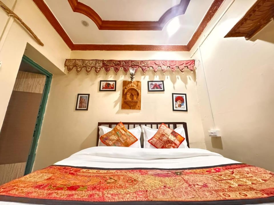 Bed, Decorative detail, Bedroom