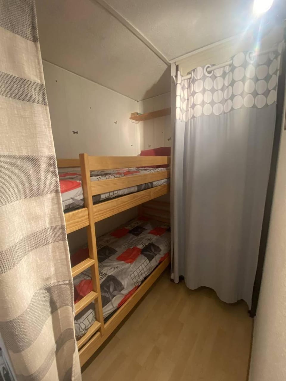 Appt T2 cabine RDC avec belle terrasse Cabin in Fleury