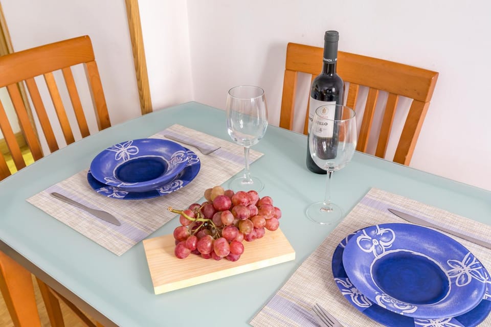 Food and drinks, Dining area