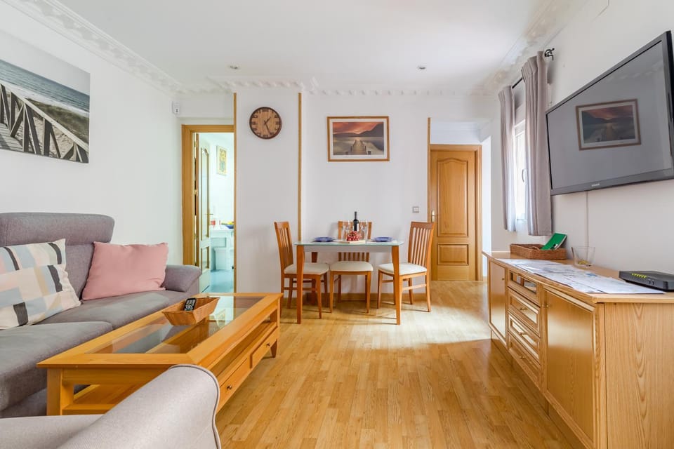 TV and multimedia, Living room, Dining area