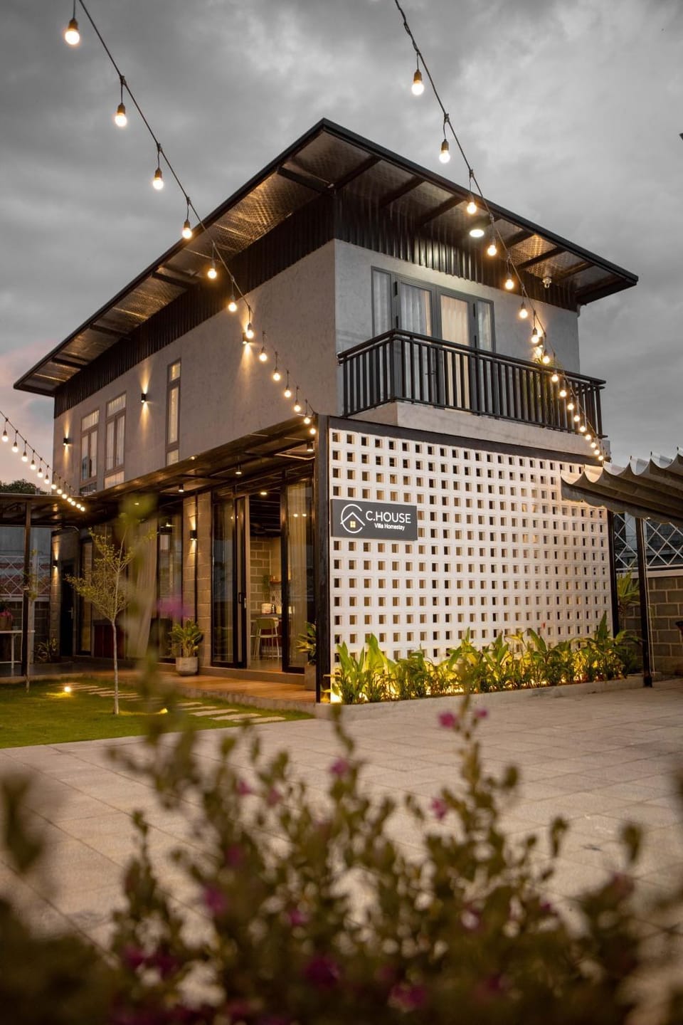 Property building, Day