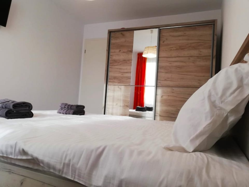 Bright&Cozy Coresi C2 Apartment in Brasov