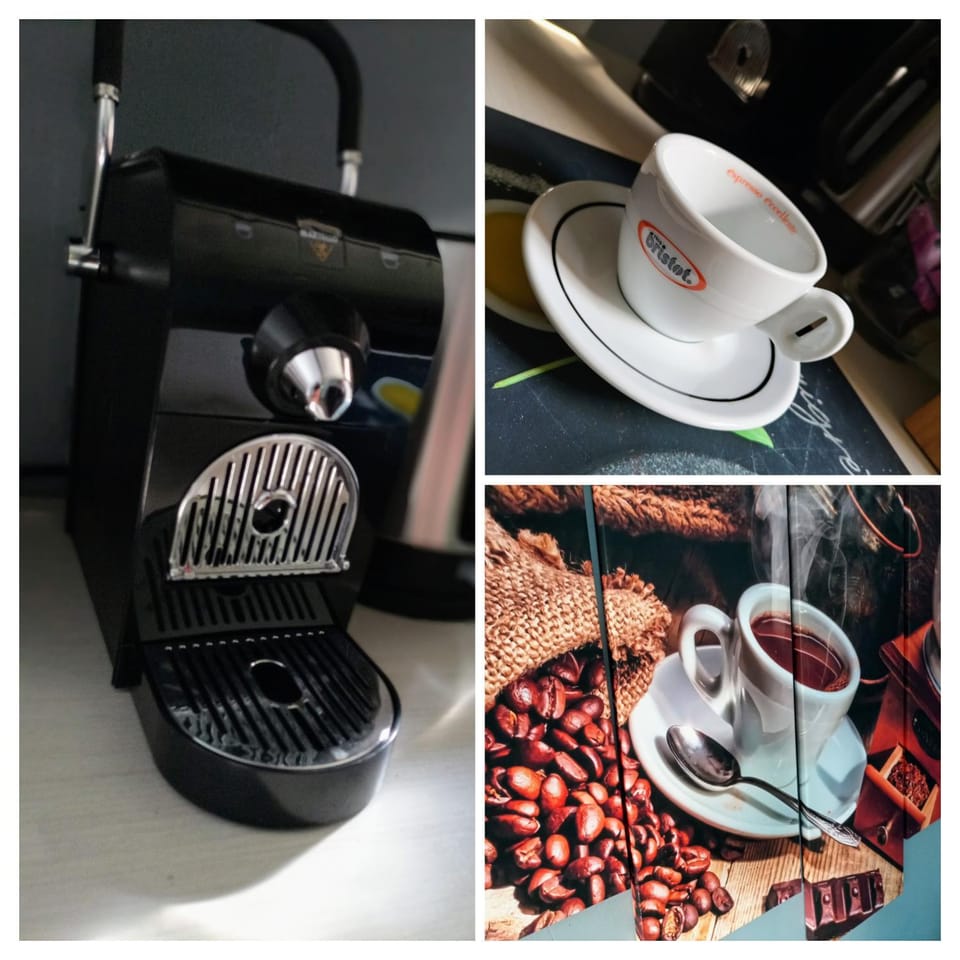 Coffee/tea facilities, Kitchen or kitchenette