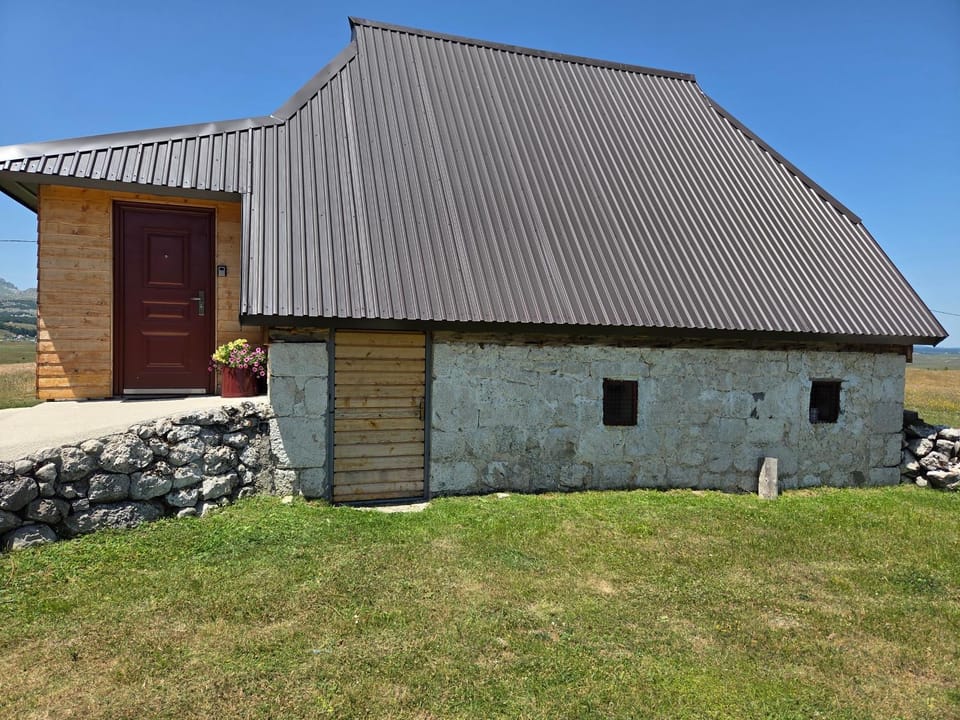 Zelenova koliba Chalet in Montenegro