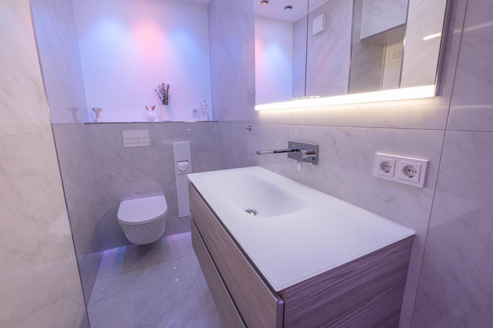Toilet, Bathroom