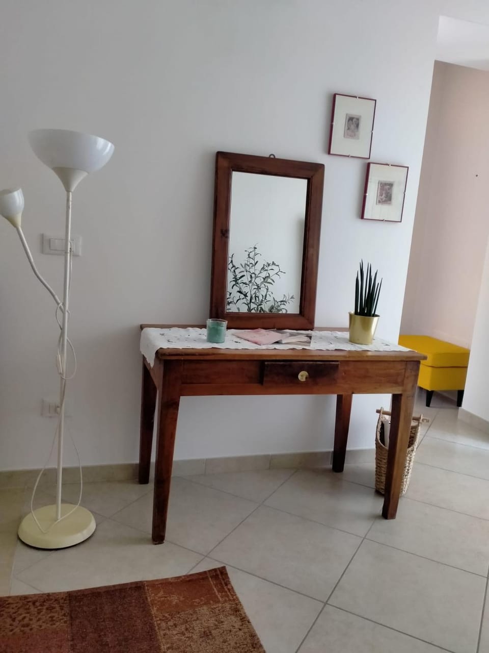 Communal lounge/ TV room