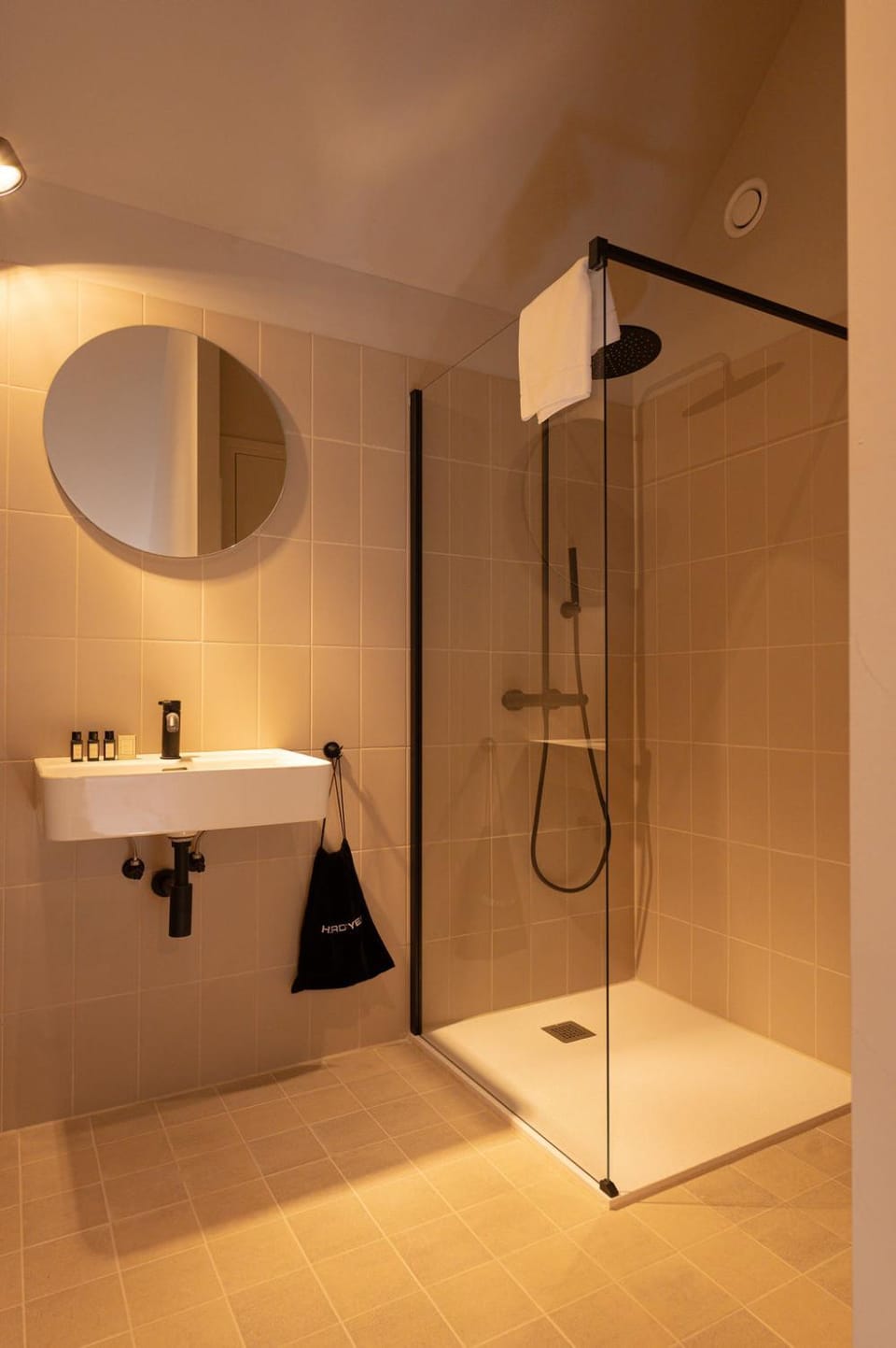 Shower, Bathroom, heating