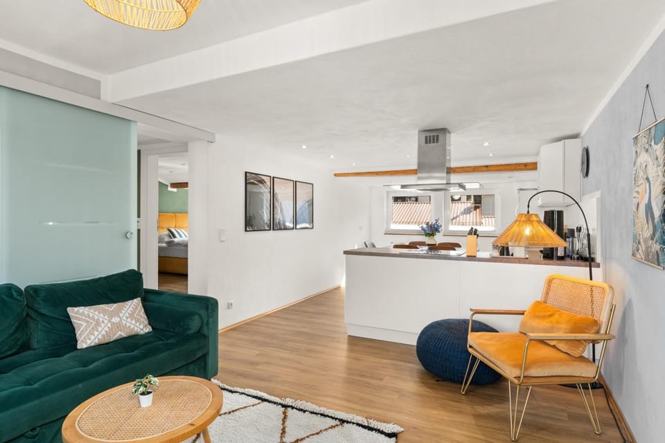 Living room, Seating area, kitchen