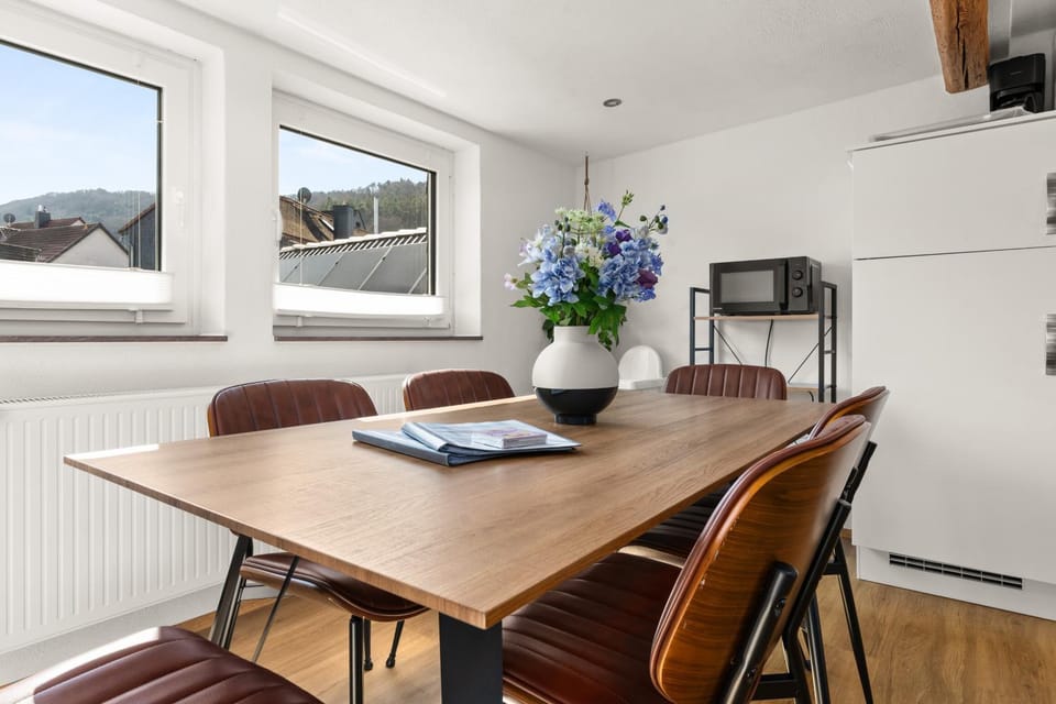 Seating area, Dining area