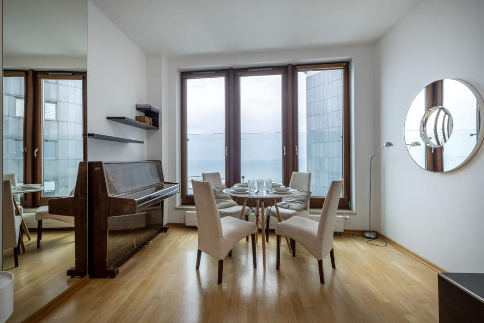 Living room, Seating area, Dining area, hair dresser
