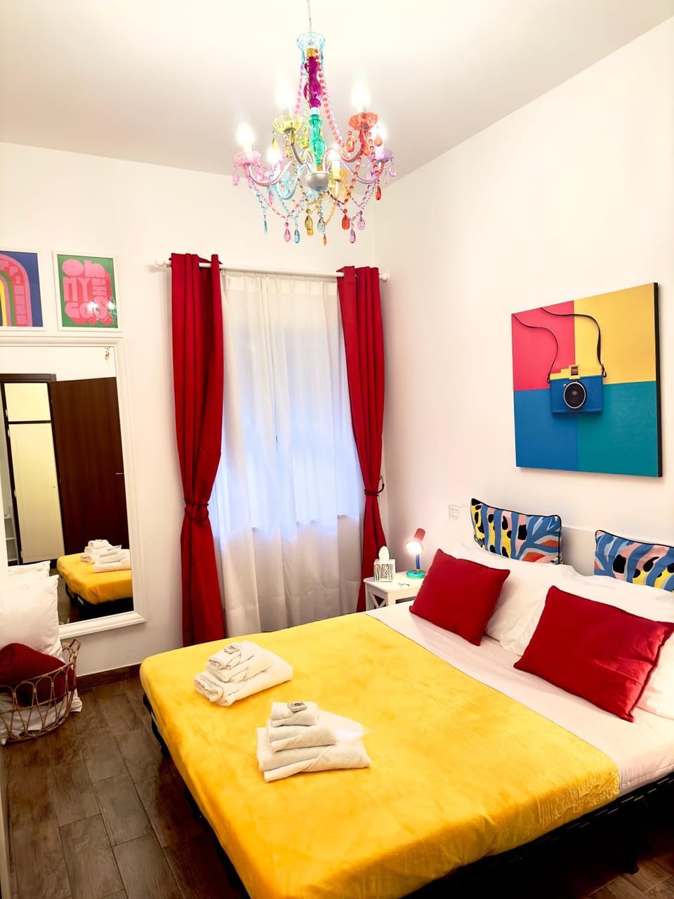 Bed, Photo of the whole room, Bedroom