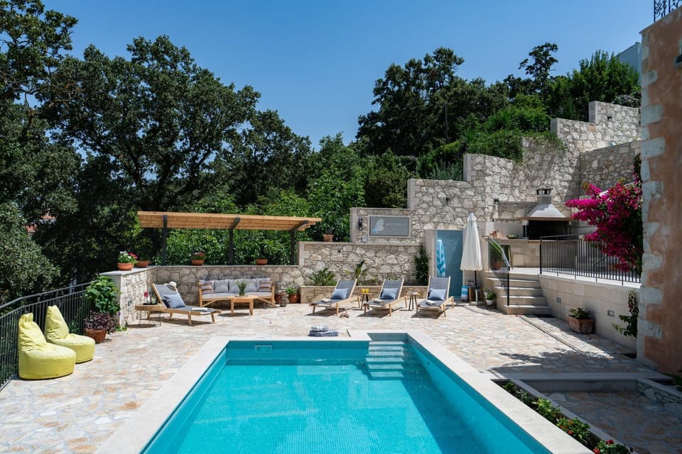 Day, Balcony/Terrace, Pool view, Swimming pool, sunbed