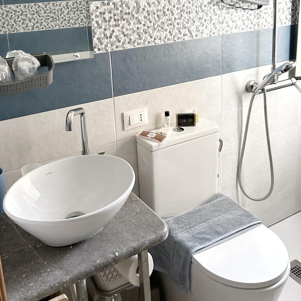Shower, Toilet, Bathroom