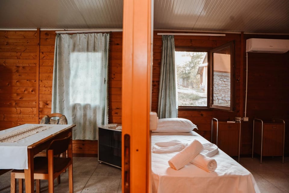 Bed, Living room, Seating area, Bedroom, kitchen