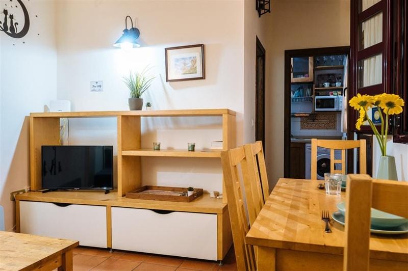 Communal lounge/ TV room, Lounge or bar, Dining area
