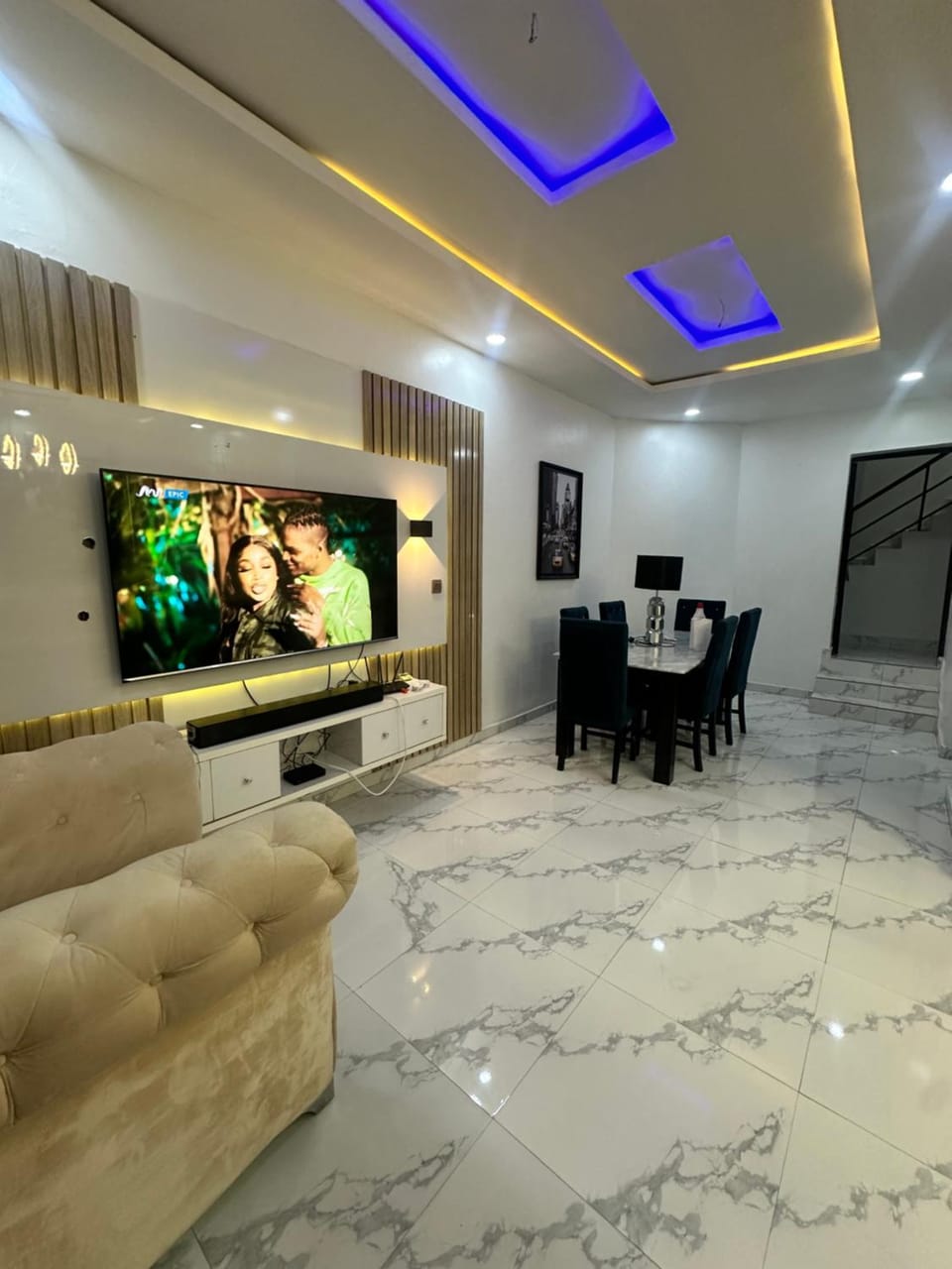 Exotic 2Bedroom duplex in Ogudu, 15 mins to the Airport Apartment in Lagos
