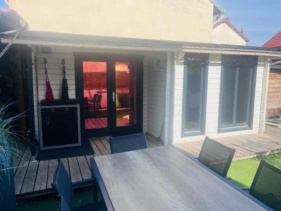 Chalet cosy atypique avec petite piscine Chalet in Auvergne-Rhône-Alpes