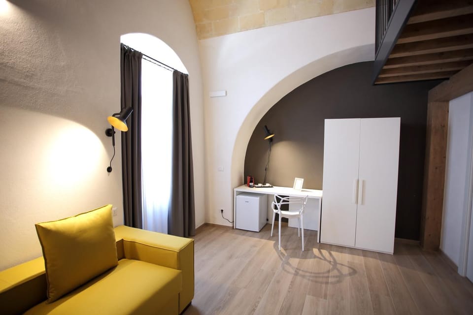 TV and multimedia, Living room, Seating area, hair dresser