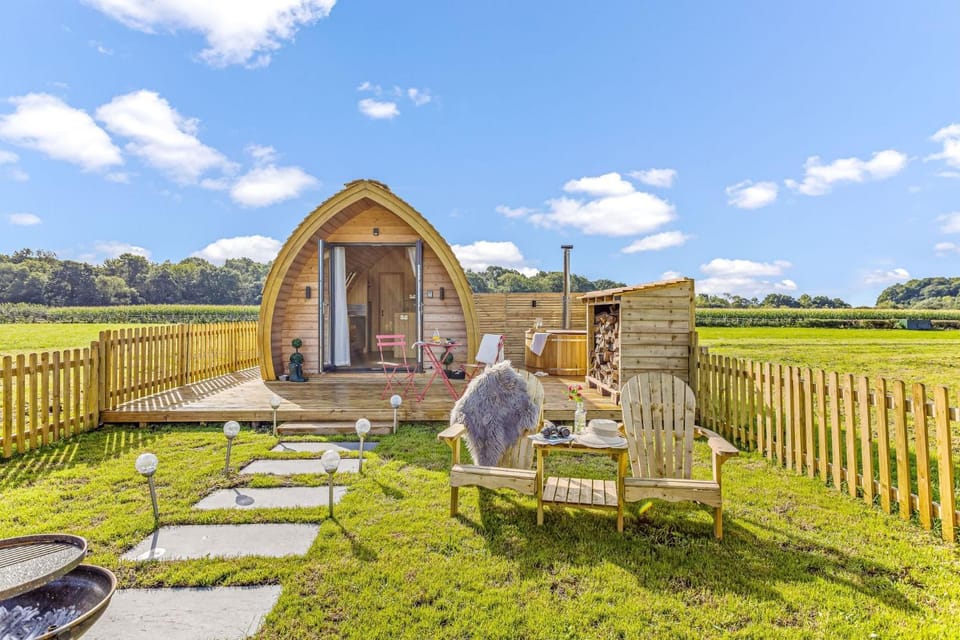 Day, Natural landscape, BBQ facilities, Garden, Seating area