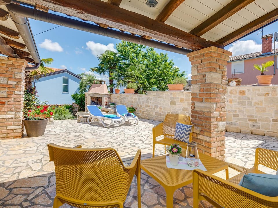 Patio, BBQ facilities, Balcony/Terrace