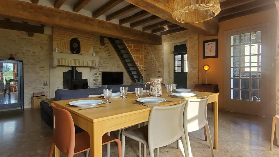 Kitchen or kitchenette, Living room, Dining area