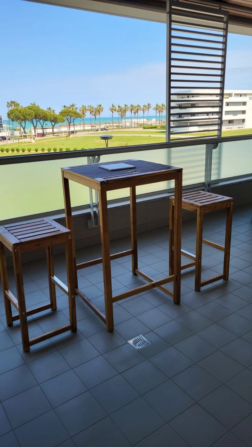 White-blue vibes, seafront 2-bedroom apt Apartment in Montesilvano