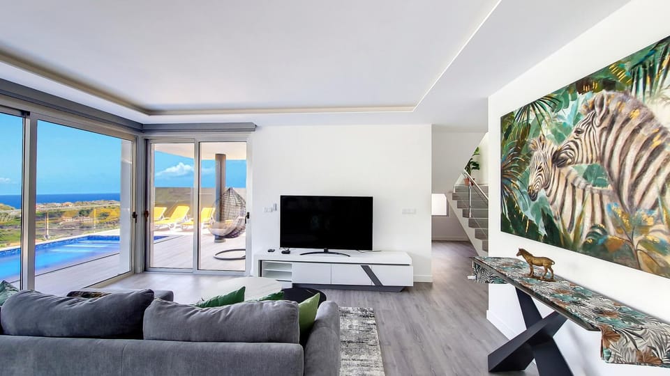 TV and multimedia, Living room, Seating area
