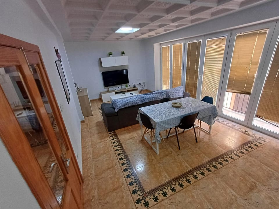 TV and multimedia, Living room, Dining area, Parking, internet, air conditioner