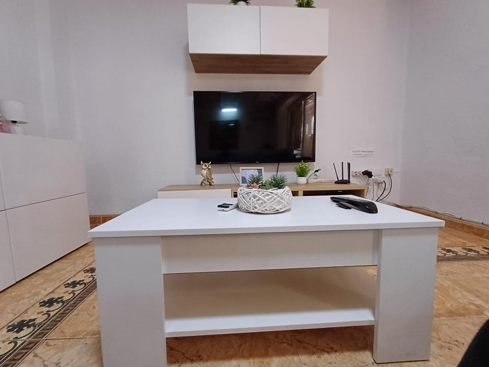 TV and multimedia, Living room, Parking, internet, air conditioner