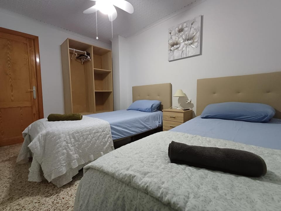 Bed, Bedroom, Parking, internet, towels