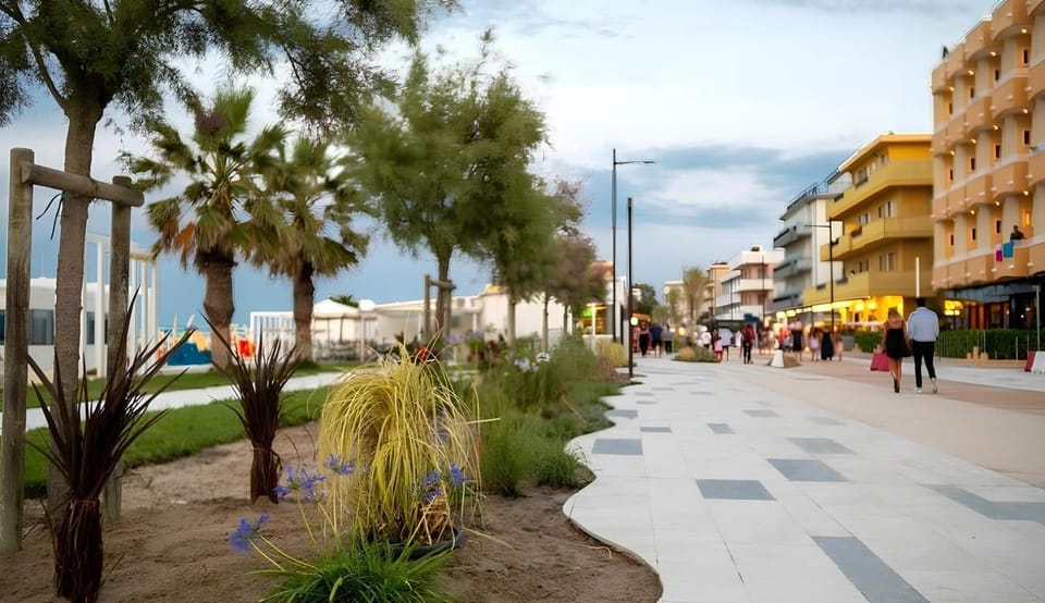 Neighbourhood, Beach, Sea view, Street view, Location