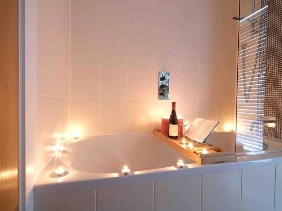 Bathroom, Bath