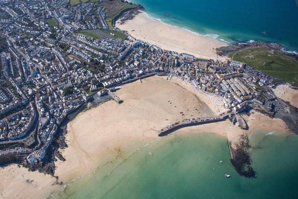 Nearby landmark, Bird's eye view