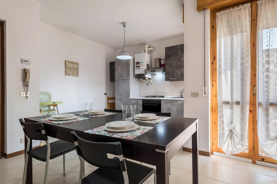 Property building, Kitchen or kitchenette, Living room