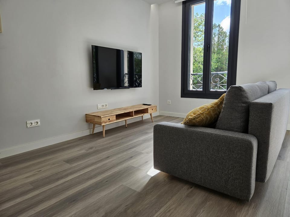 1A105 Precioso apartamento en zona exclusiva by R2R Consulting Apartment in Gijón