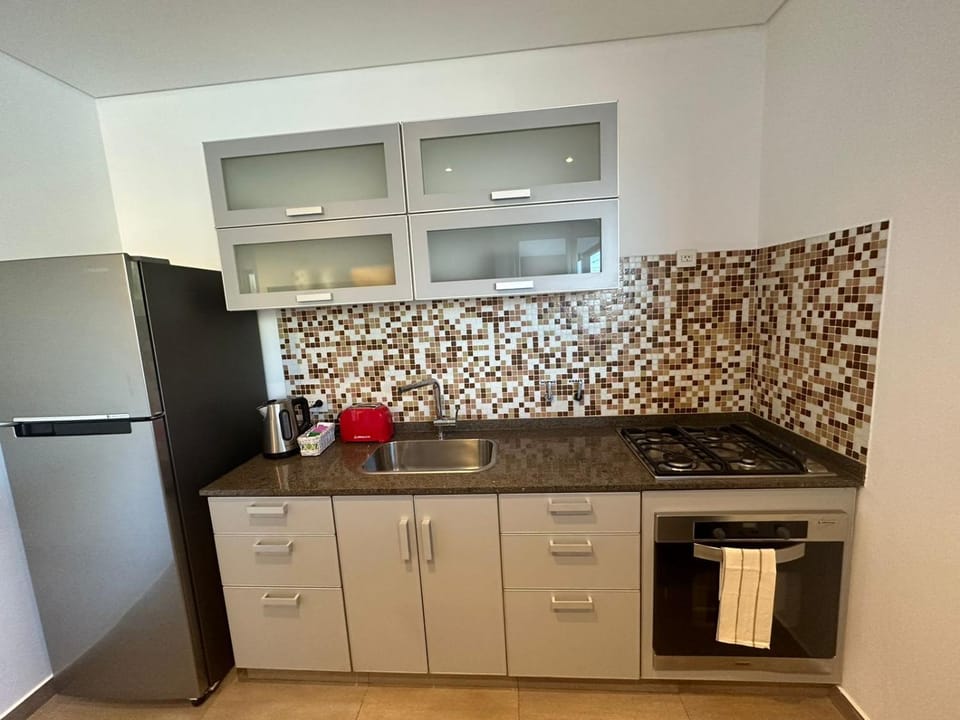 Kitchen or kitchenette, pet friendly, stove