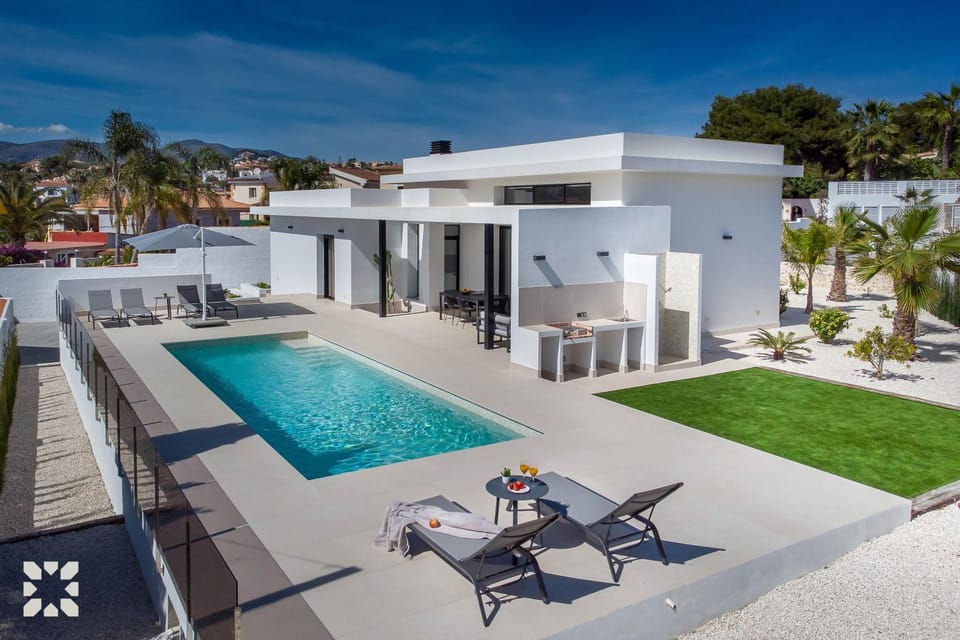 Property building, Patio, Day, Natural landscape, Pool view, Swimming pool, sunbed