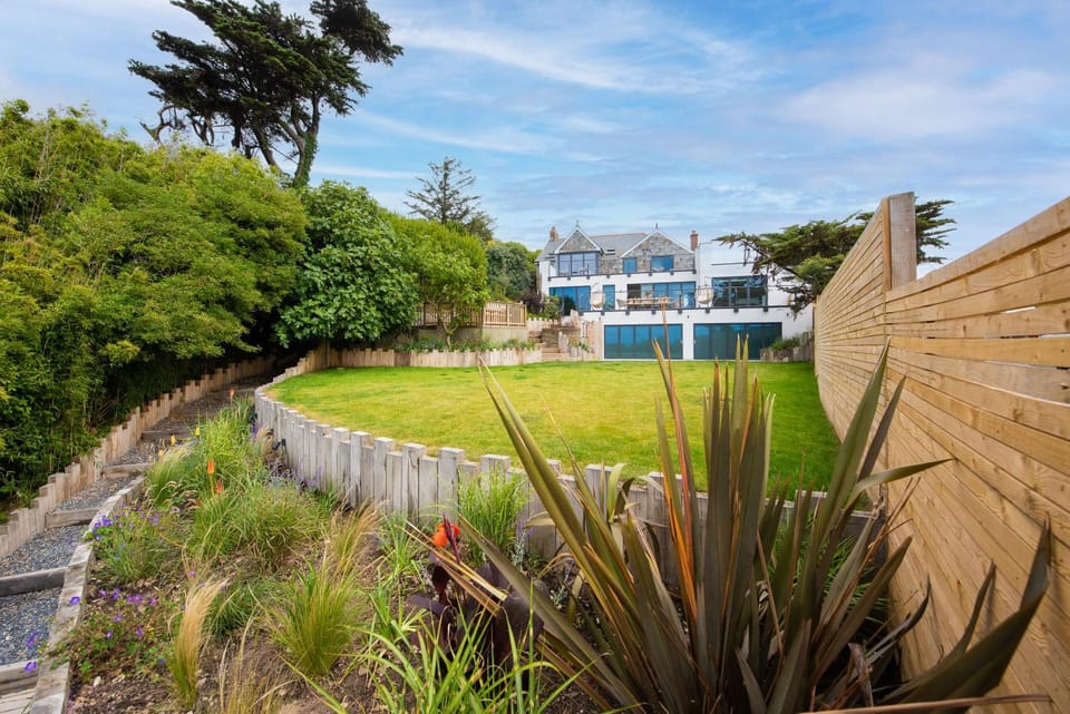 Property building, Garden