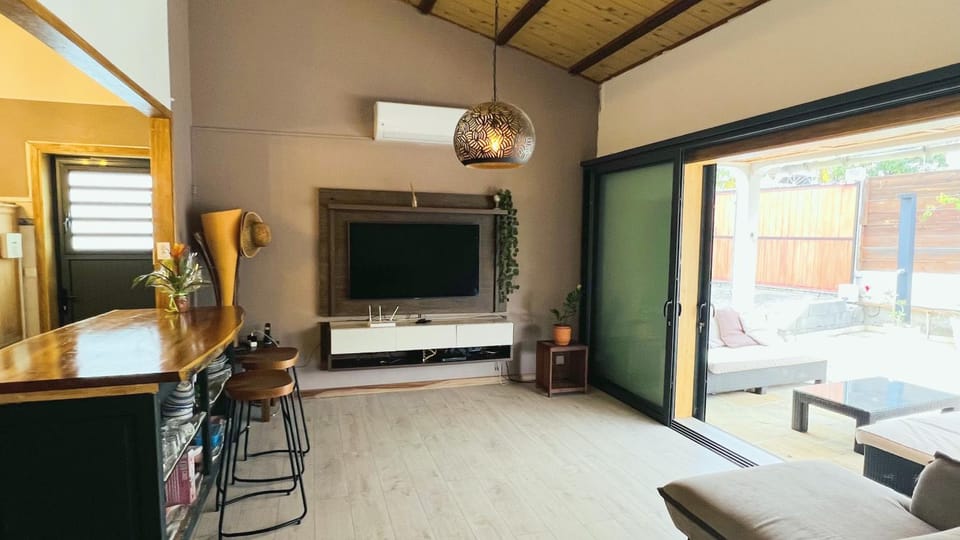 Communal lounge/ TV room, TV and multimedia, Living room