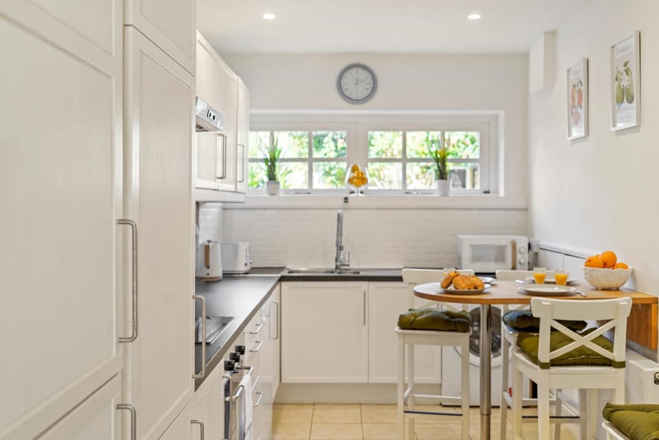 Kitchen or kitchenette, kitchen, kitchen