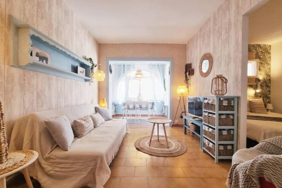 TV and multimedia, Living room, Photo of the whole room, Seating area