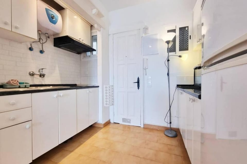 Kitchen or kitchenette, minibar, pet friendly, stove