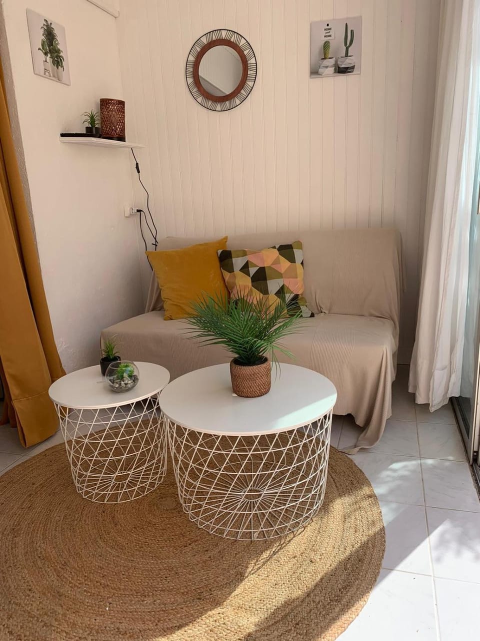 Bright studio with small terrace Apartment in Fréjus