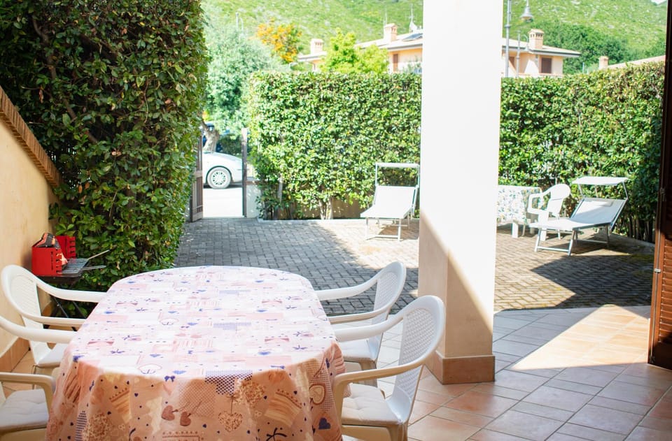 Garden, Dining area, Garden view