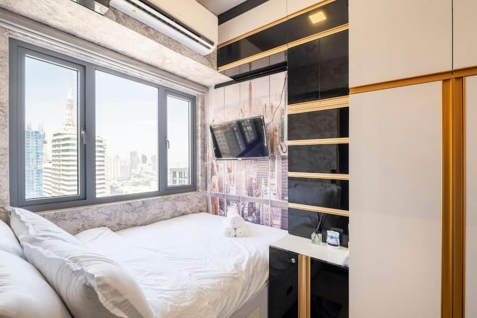 Bed, TV and multimedia, Photo of the whole room, Bedroom, wardrobe, air conditioner
