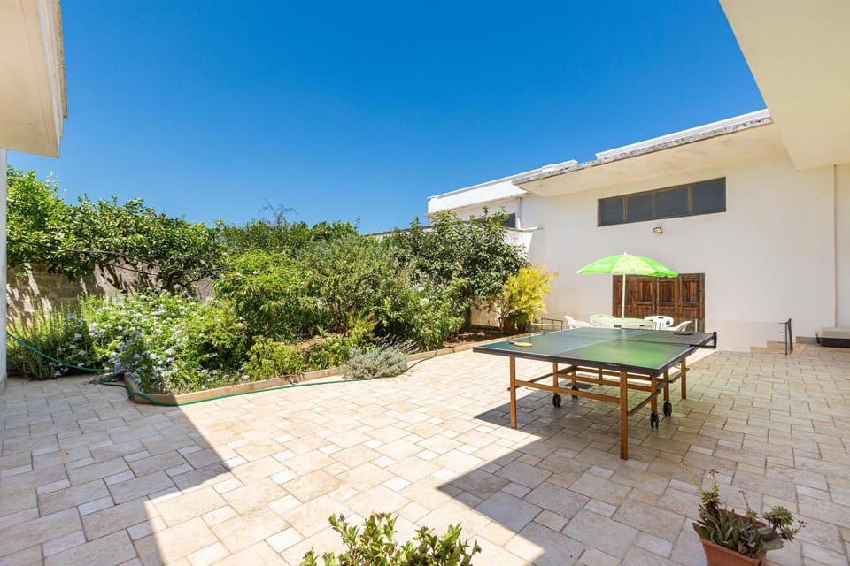Patio, Table tennis