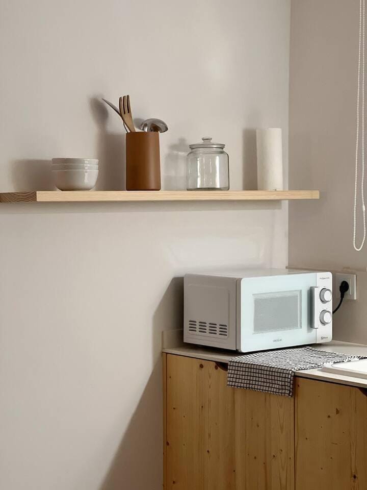 Kitchen or kitchenette, Decorative detail, microwave