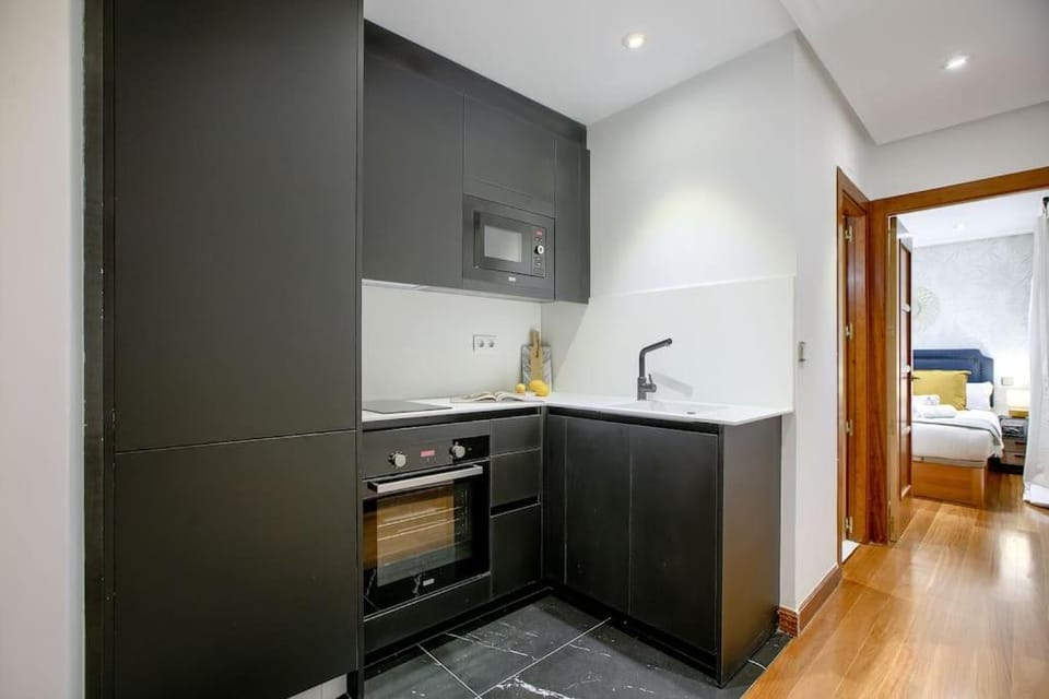 Authentic apartment in Madrid-COMENDA-1-DE Apartment in Centro